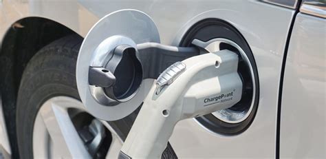 Elektrikli Araba Kendini Şarj Eder mi? EV Hedef Filo.